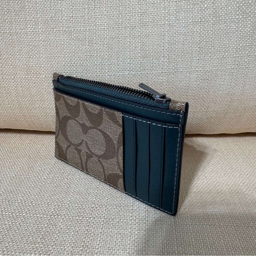 coach Zip Card Case In Signature Canvas c4281